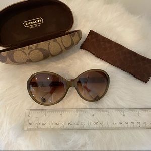 Coach sunglasses with case and lens cloth